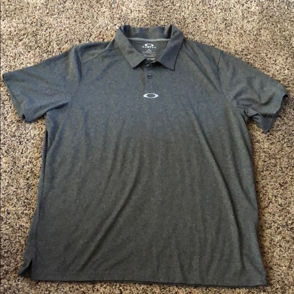 Men’s Oakley polo. Ohydrolix.